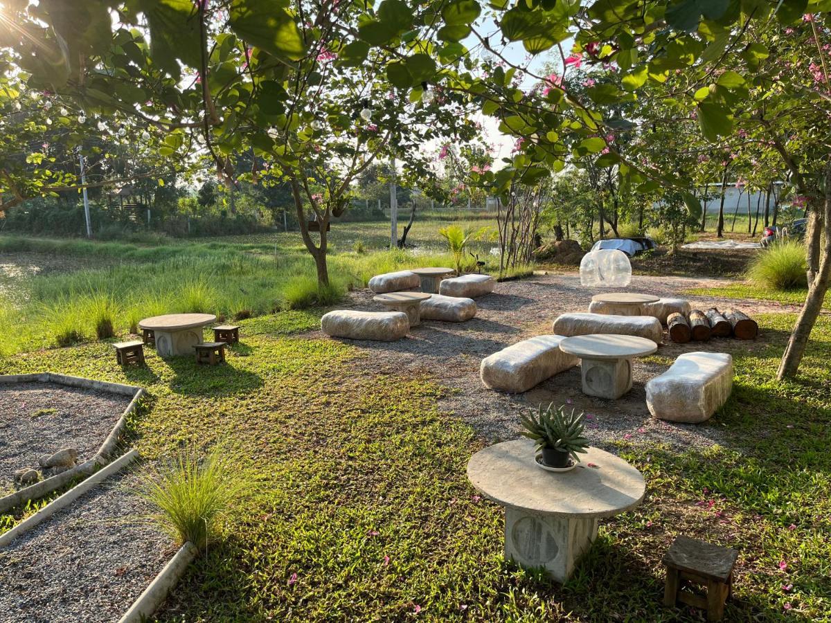 บ้าน Guh Uthai Thani Buitenkant foto